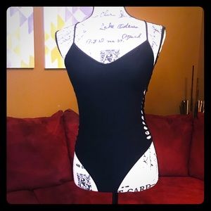 NWOT- Bebe Bodysuit w/ Snap Closures: Size- M/L